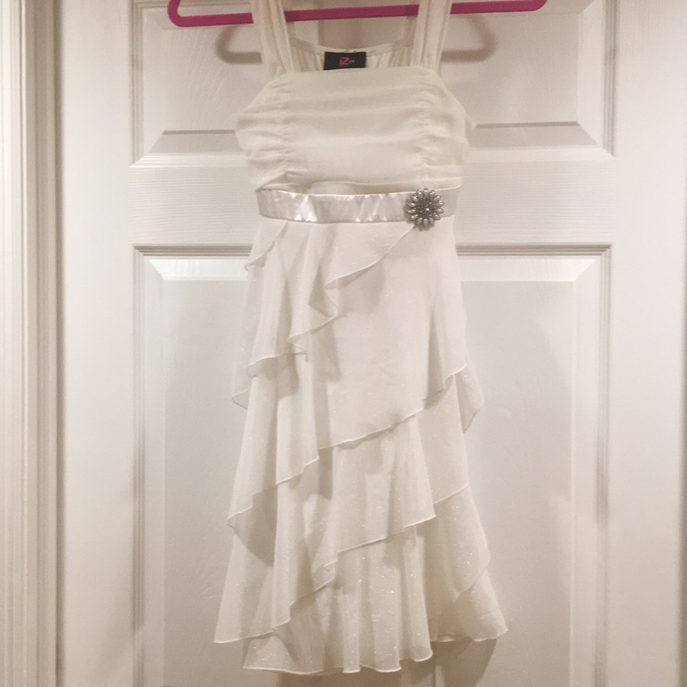 🔥FINAL PRICE DROP⬇️ Girl’s White Formal Dress